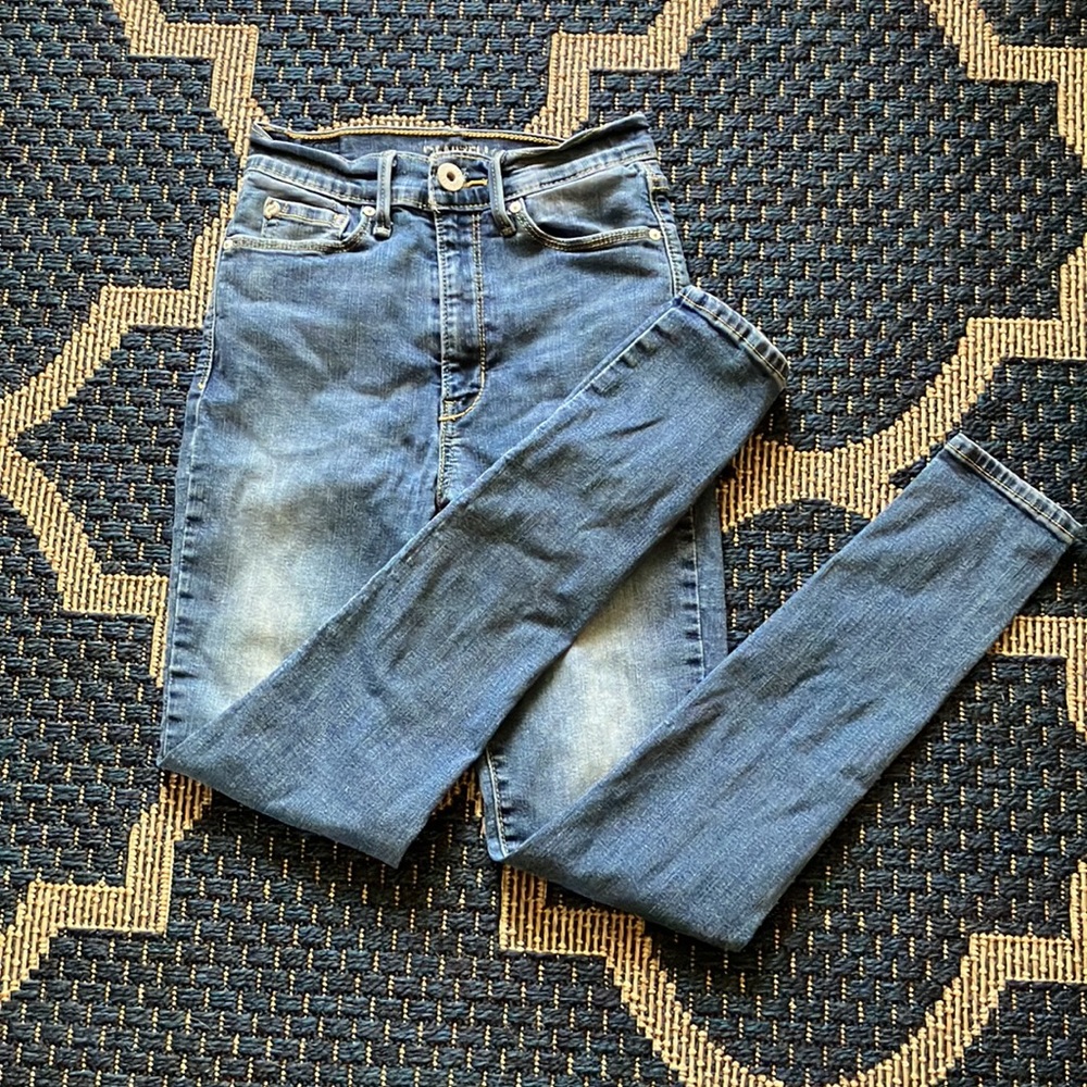 Denizen from Levi’s blue jeggings